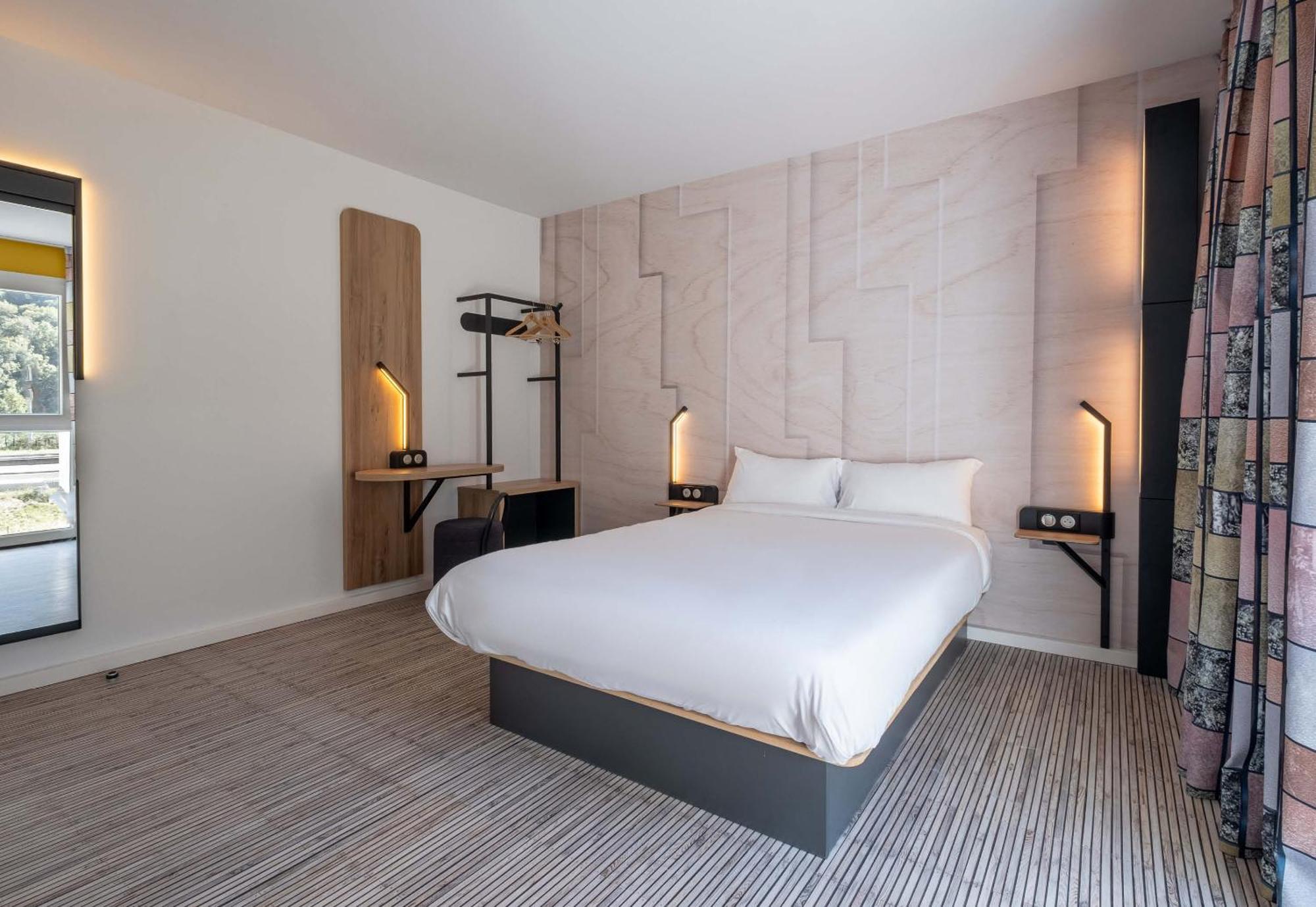B&B Hotel Cluses Sud Екстериор снимка